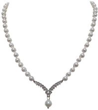 Carica l'immagine nel visualizzatore di Gallery, Collana girocollo perla con centrale zirconi