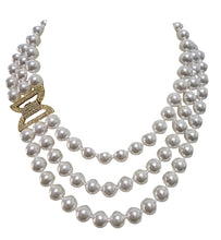 Carica l'immagine nel visualizzatore di Gallery, Collana tre fili perla con susta oro