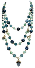 Carica l'immagine nel visualizzatore di Gallery, Collana tre fili con agate e cristalli pendenti colore navy | L'OFFICIEL Vintage