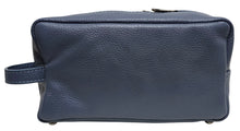 Carica l'immagine nel visualizzatore di Gallery, Pochette Unisex Vera Pelle Blu Navy – Pelletteria Made in Italy | L'Officiel