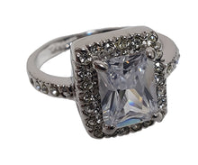 Carica l'immagine nel visualizzatore di Gallery, Anello in Ottone Placcato Rodio con zircone rettangolare | L'OFFICIEL Vintage