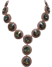 Charger l&#39;image dans la galerie, Collier de perles enchaînée avec arc de zircons central
