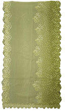 تحميل الصورة إلى عارض المعرض, Sciarpa in seta colore verde leggera ed elgante

