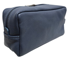 Carica l'immagine nel visualizzatore di Gallery, Pochette Unisex Vera Pelle Blu Navy – Pelletteria Made in Italy | L'Officiel
